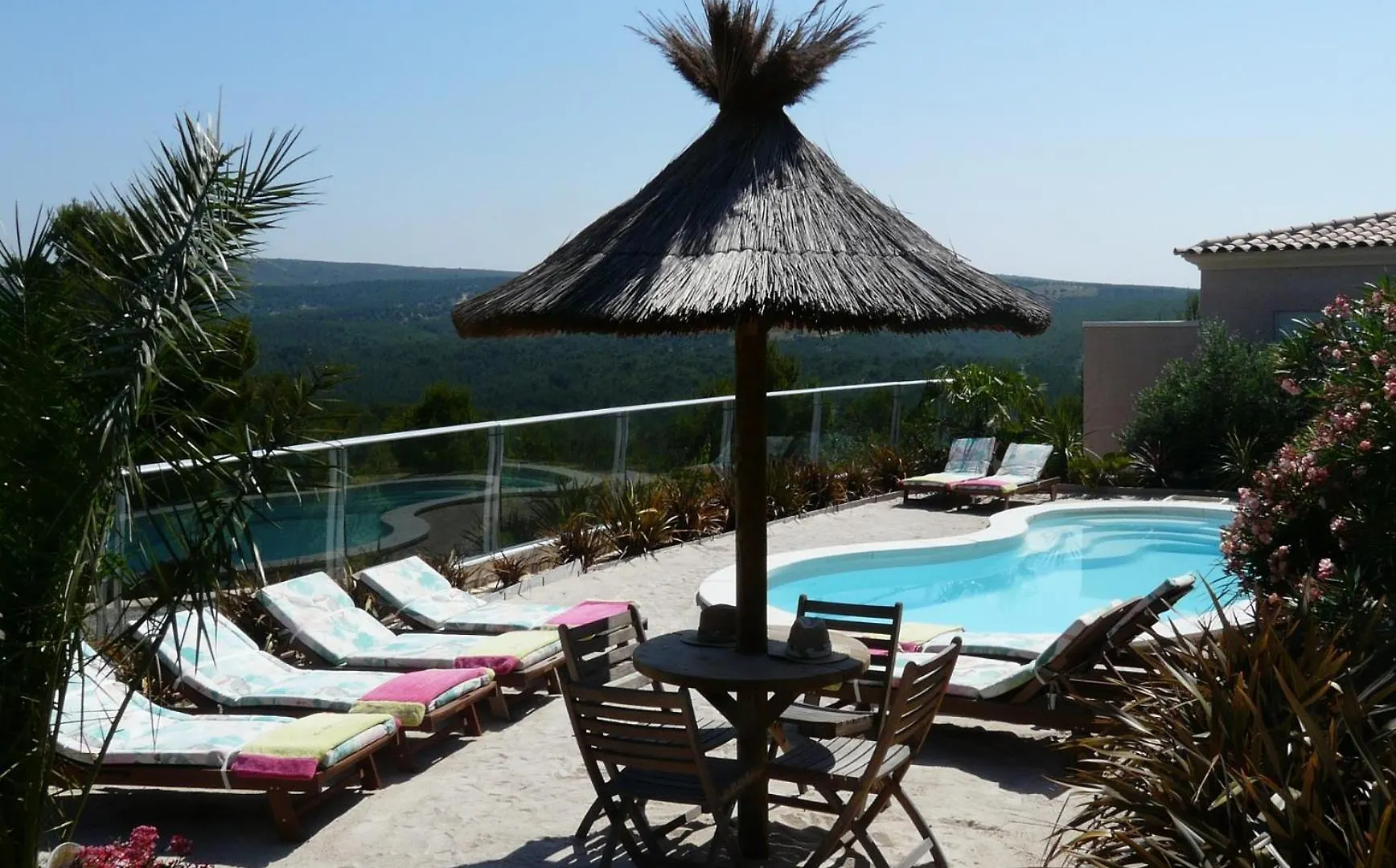 Apartment Appartement Les Anthenors 2 Pers Piscine Partagee Ensues-la-Redonne